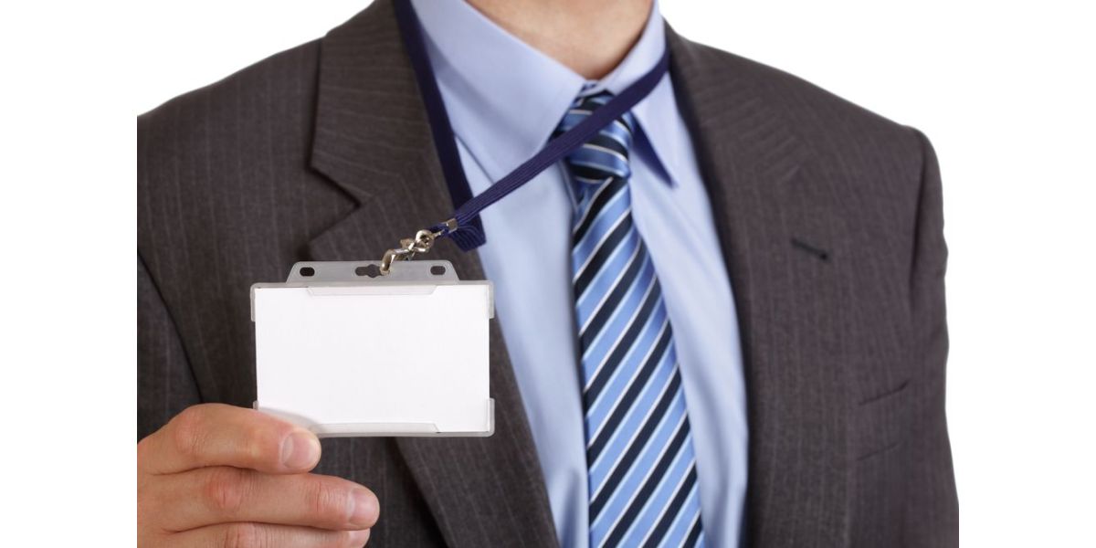 how to use lanyards at a tradeshow